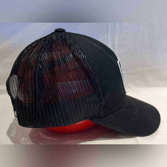 Salty Crew Mesh Snapback Cap - Picture 2 of 8